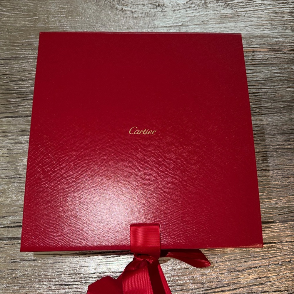 Cartier Luxurious Red Box with Ribbon - Picture 2 of 3